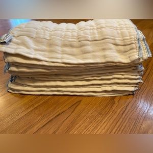 Ozocozy Prefold Cloth diapers- 20 diapers. Size 7-15lbs.